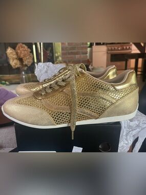Women’s Metallic Gold Fashion Sneakers